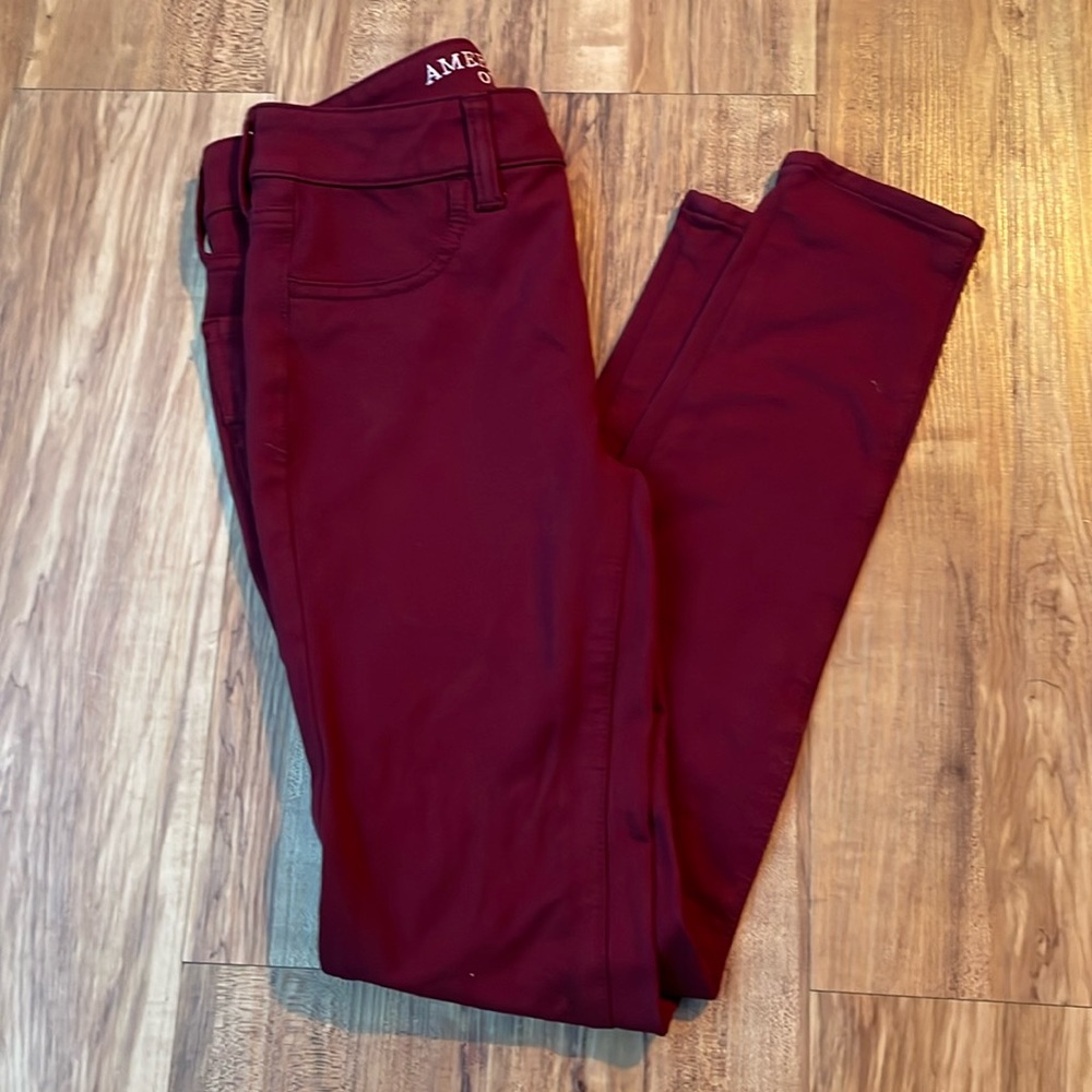 American Eagle burgundy jeggings